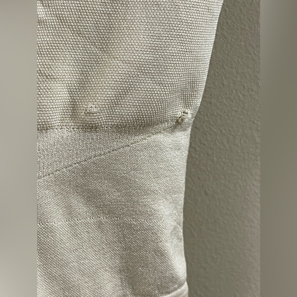 ASSETS by SPANX Women's Remarkable Results Mid-Thigh Shaper - Size Small - Picture 3 of 4